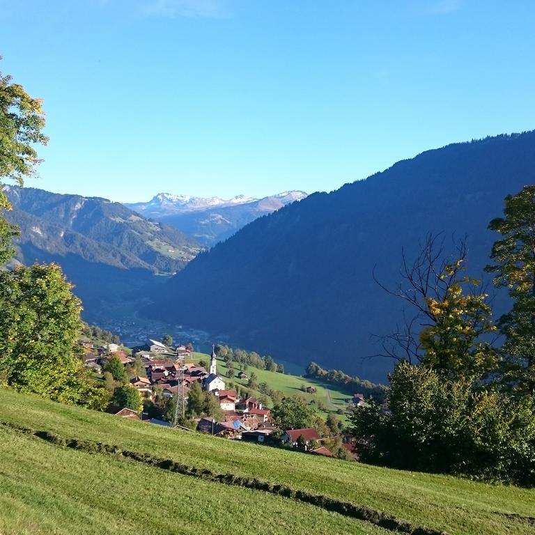 Gaestehaus Alpina In Fanas Exterior foto